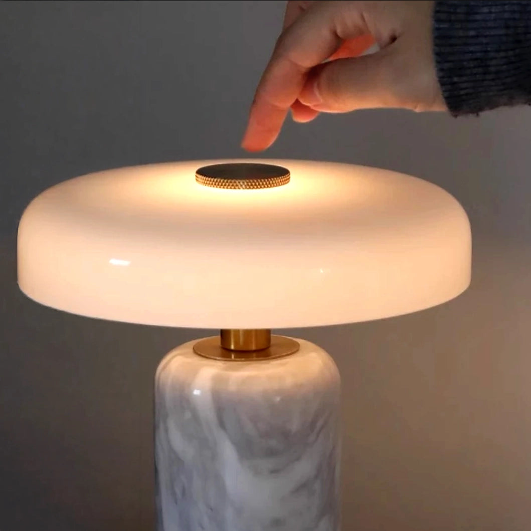 Lampe champignon design marbre blanc main