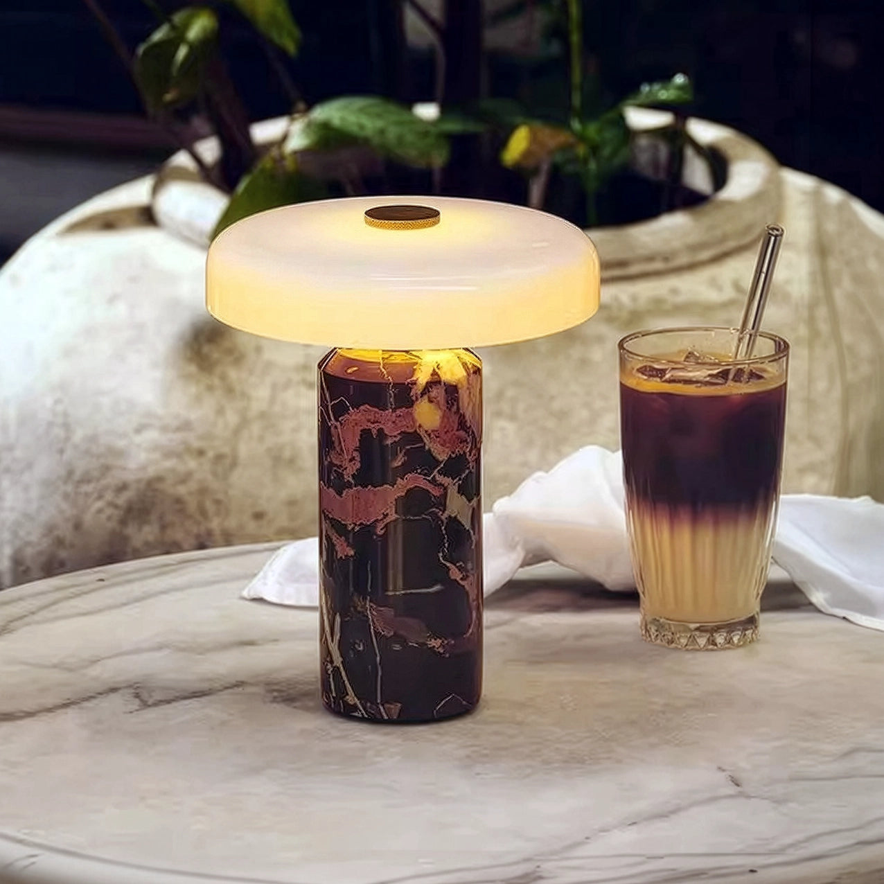 Lampe champignon design marbre café