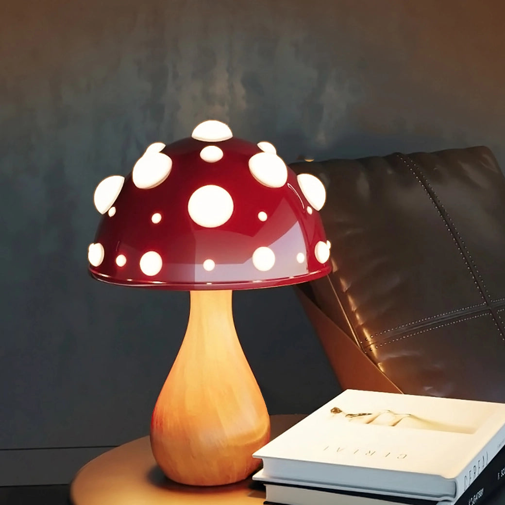 Lampe champignon livres fauteuil