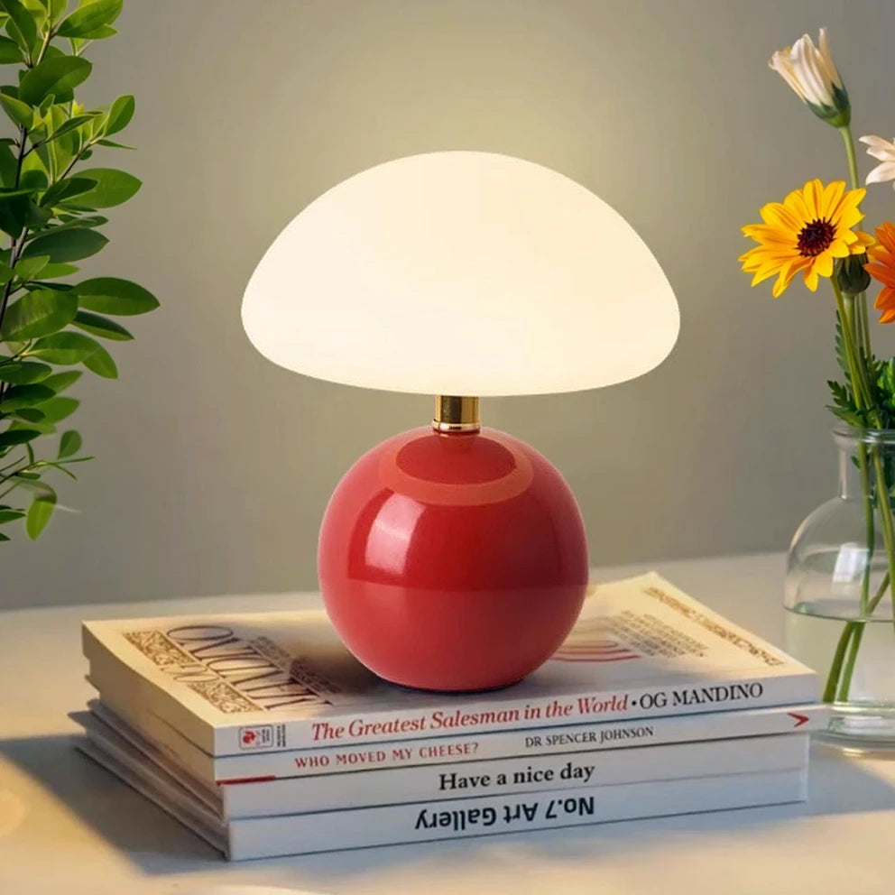 lampe champignon design rouge fleurs livres