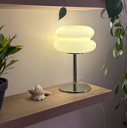 lampe de table verre vintage blanche étagère plantes