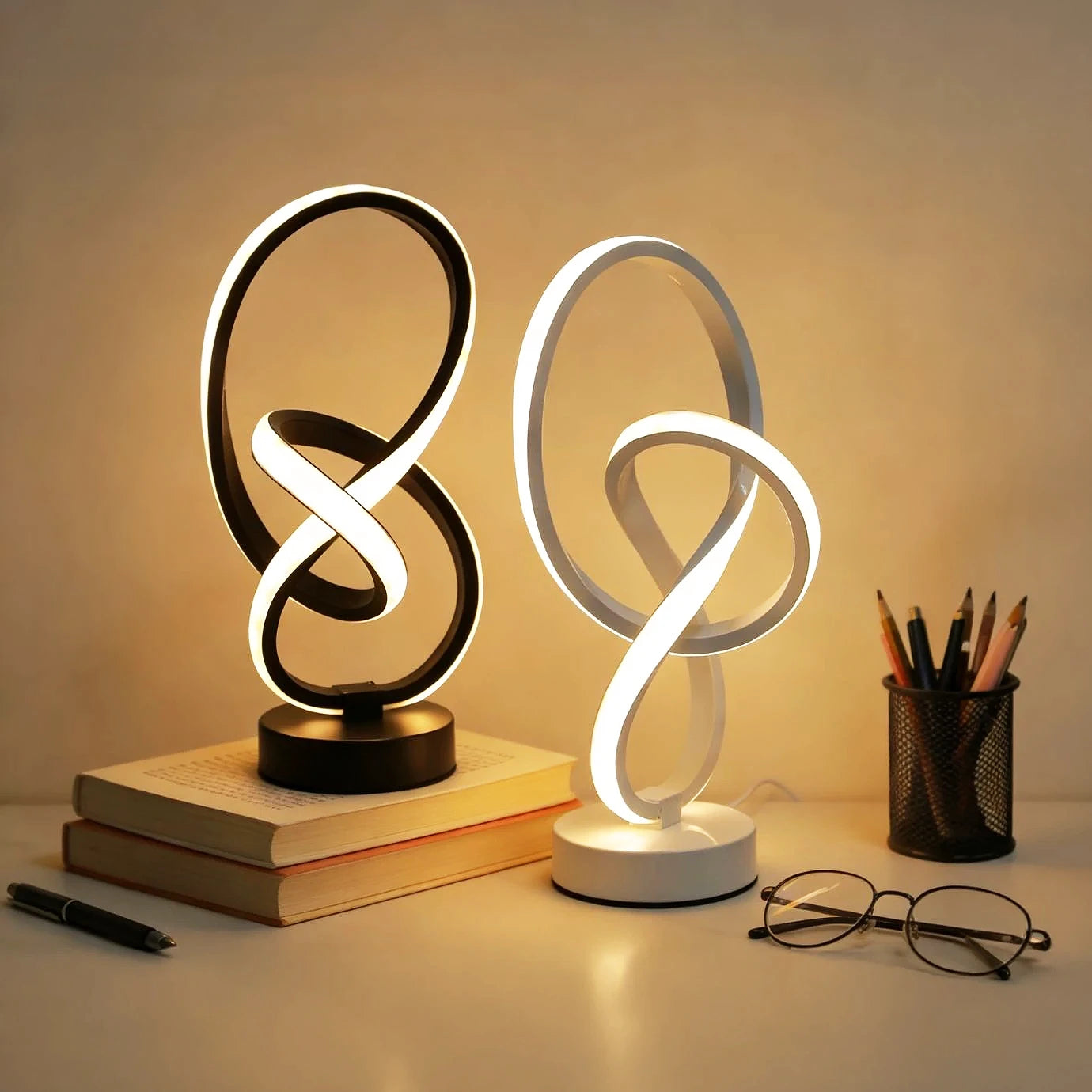 lampes à poser noire blanche lunettes bureau
